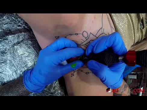 ❤️ Extremamente tatuada, a brasa Sully Savage fez uma tatuagem em seu clítoris ☑ Apenas porno em pt-br.studiya-lpg-massazha-na-metro-vodnyj-stadion.ru ❌